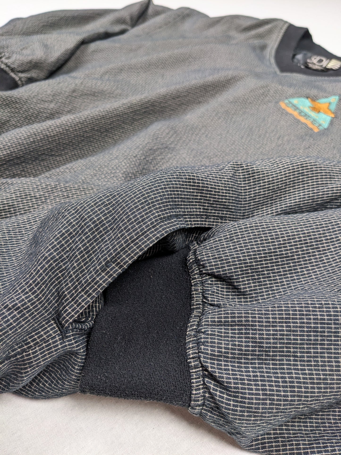 Vintage 90s Falkridge golf pullover